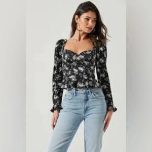 ASTR The‎ Label Long Sleeve Sweetheart Cinch Bust Floral Top Small